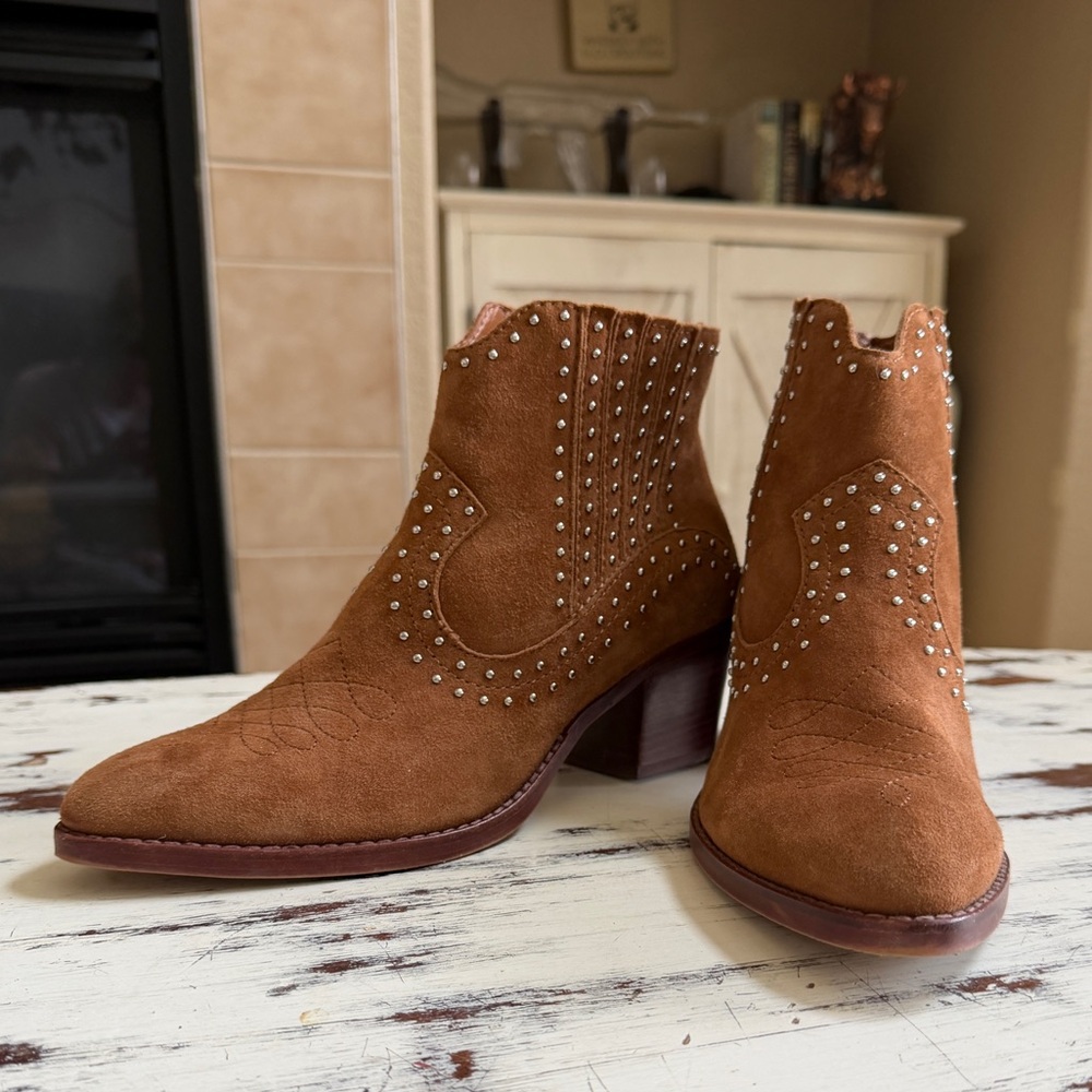 Dolce Vita Dexter Studded Suede Booties | Size 8.5 | New - Picture 5 of 9